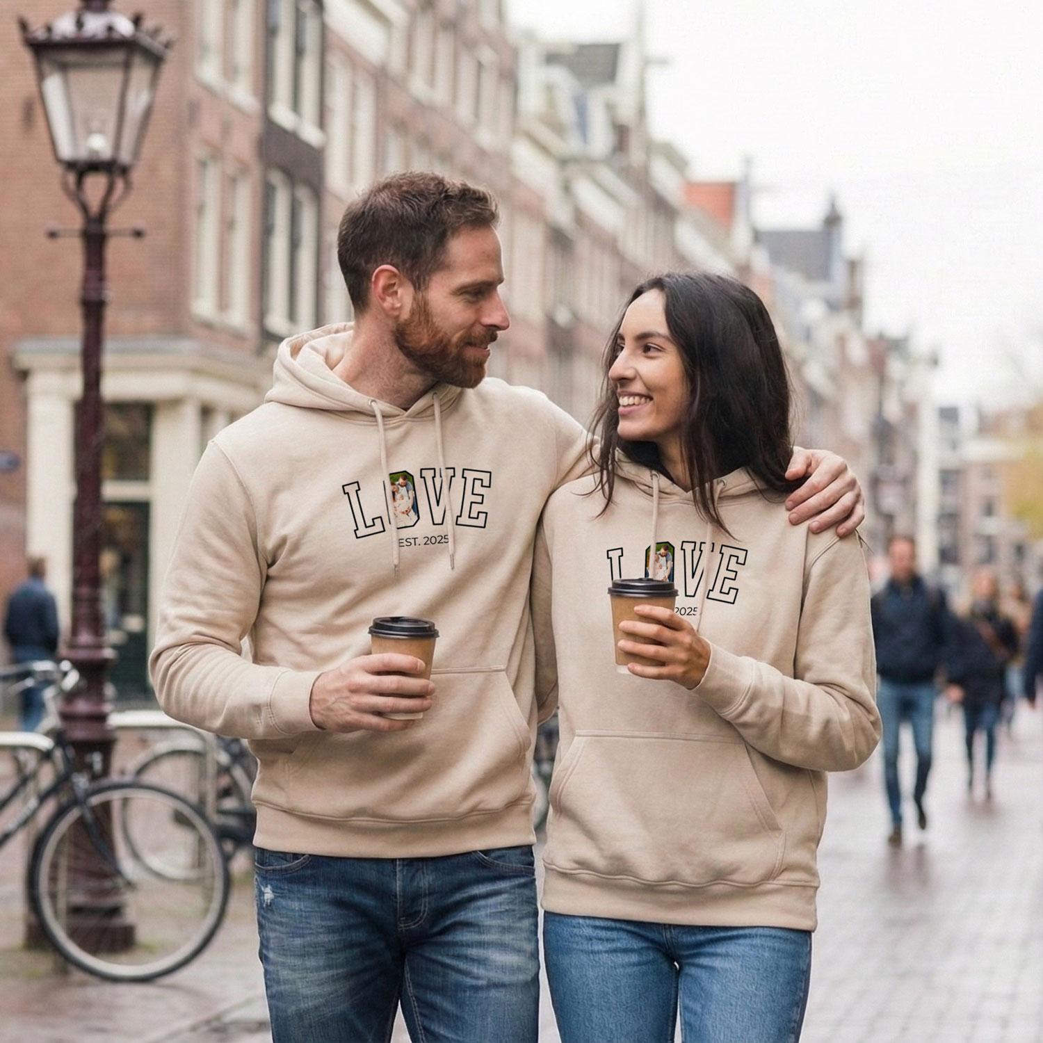 Персонализирани худита за двойки LOVE със снимка